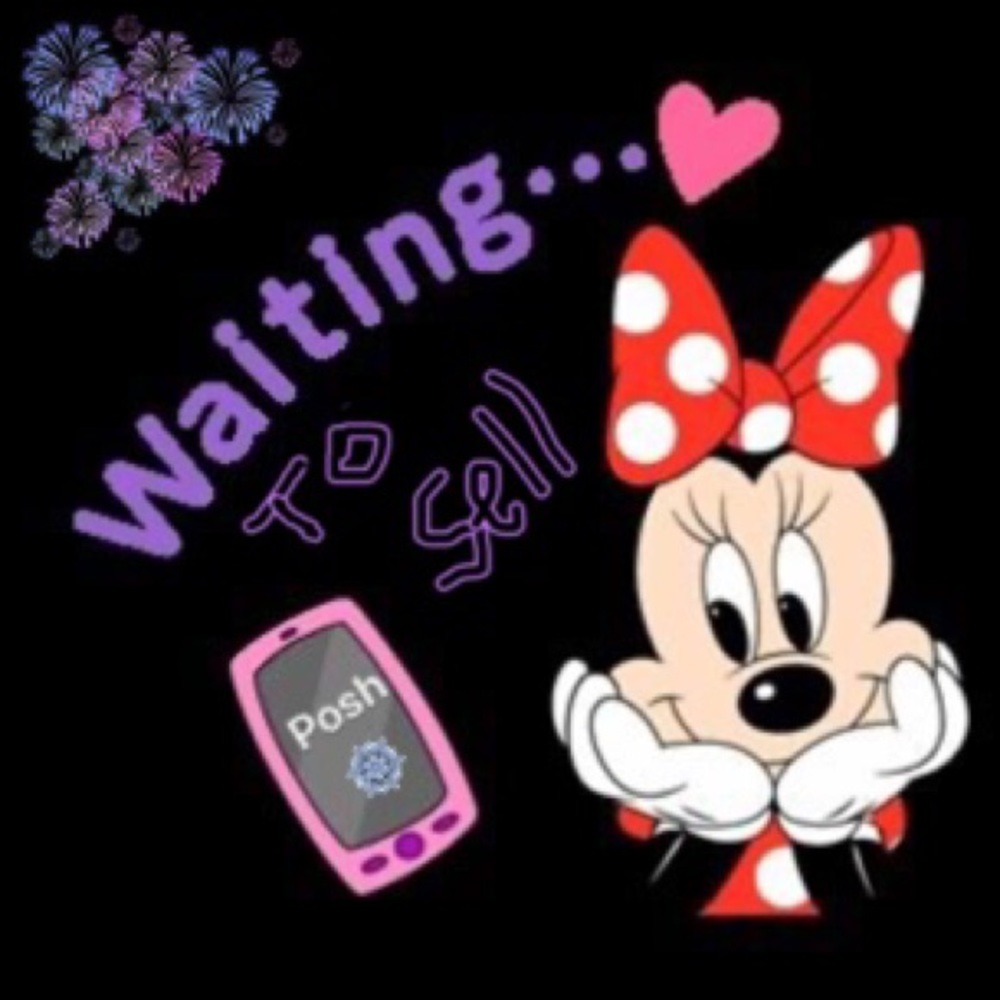 🌹Just waiting to sell something 🍷👠🌹